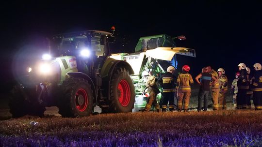 Na polu zapaliła się prasa do słomy. Interweniowali strażacy