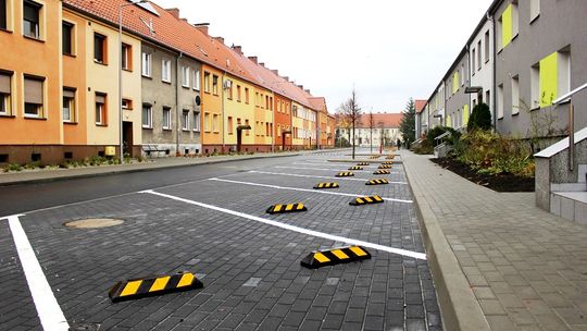 Na Słowackiego powstało ponad 20 miejsc parkingowych. ZDJĘCIA