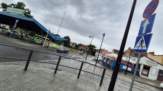 Nagi, 27-letni mężczyzna biegał po Koźlu. Był pijany