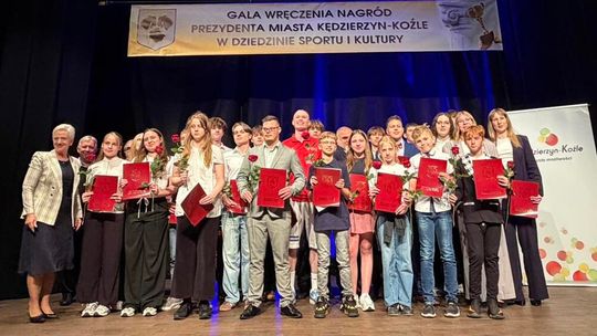 Nagrody Prezydenta Kędzierzyna-Koźla rozdane. Uhonorowano sportowców, artystów i działaczy Nagrody Prezydenta Kędzierzyna-Koźla rozdane. Uhonorowano sportowców, artystów i działaczy