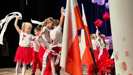 Najmłodsi zaśpiewali o Polsce. Piękny pokaz patriotyzmu. ZDJĘCIA