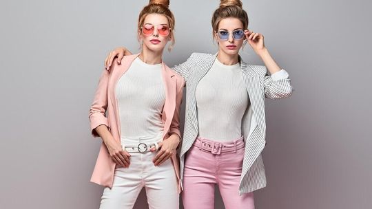 Najnowsze trendy w odzieży damskiej na 2024 rok: Co warto mieć w swojej szafie?