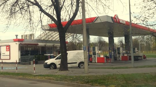Napad na stację Orlen w Koźlu. Mężczyzna miał nóż i atrapę broni