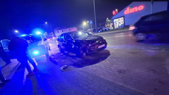 Nie wyhamowała przed przejściem. Zderzenie dwóch Fordów w Kłodnicy