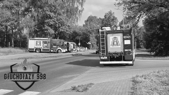 Nie żyje mężczyzna, który uderzył hulajnogą elektryczną w drzewo w Azotach