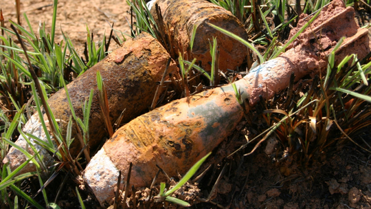 Niebezpieczne odkrycie w Kędzierzynie-Koźlu. Policja informuje co zrobić gdy znajdziesz pociski Niebezpieczne odkrycie w Kędzierzynie-Koźlu. Policja informuje co zrobić gdy znajdziesz pociski