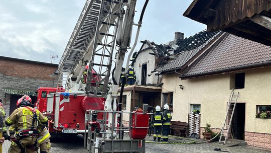 Pożar domu w Przewozie. Lokatorzy opuścili budynek