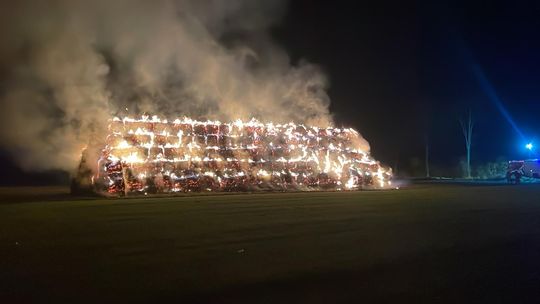 Nocny pożar w Urbanowicach. Służby podejrzewają podpalenie