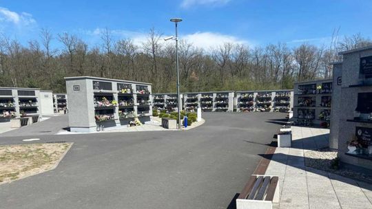 Nowe kolumbaria na Kuźniczce. Cmentarz zyska 300 nisz urnowych