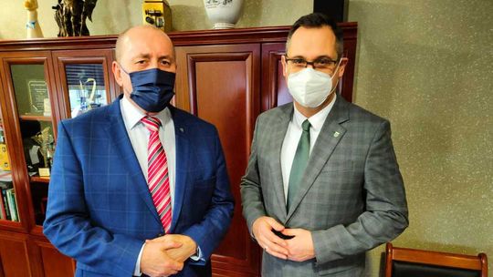 O wydatkach, pieczy zastępczej i zmianach w przepisach