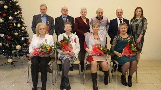 Od ponad 50 lat nieprzerwanie trzymają się za ręce. "Złote Gody" w Kędzierzynie-Koźlu. ZDJĘCIA