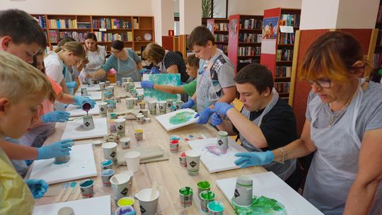 Od szycia po biblioterapię. Zakończono projekt "Biblioteka - centrum kultury łącząca pokolenia"