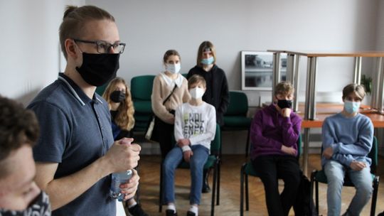 Opowiedzieli, co ich gryzie. Debatowali młodzi z miasta i gminy Reńska Wieś