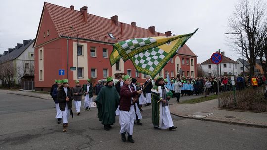 Orszak Trzech Króli przeszedł ulicami Pogorzelca. ZDJĘCIA