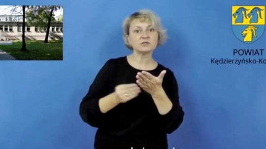 Osoby niedosłyszące mogą liczyć na pomoc starostwa w załatwianiu formalności. FILM