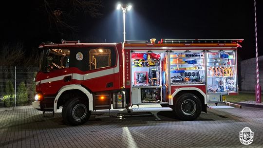 OSP Sławięcice z nowym wozem ratowniczo-gaśniczym. Scania P370 zasiliła jednostkę. ZDJĘCIA