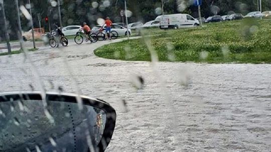 IMiGW wydał najwyższe ostrzeżenie - trzeciego stopnia - przed burzami z gradem