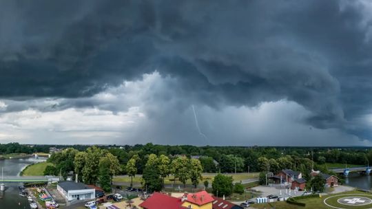 Ostrzeżenie przed upałem i gwałtownymi burzami z gradem