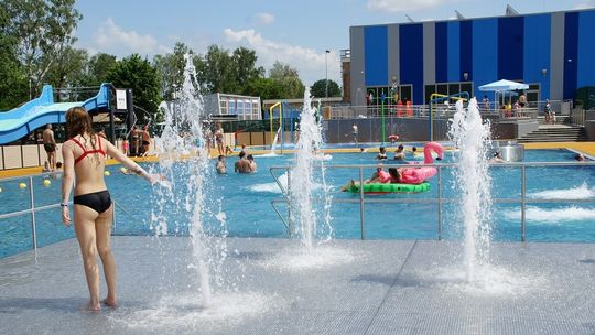 Otwarcie basenów zewnętrznych Wodnego oKKa w Azotach