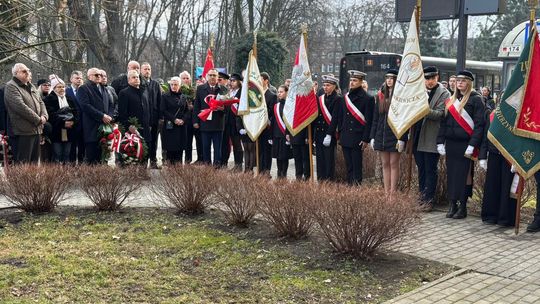 Pamięć o Żołnierzach Wyklętych w Kędzierzynie-Koźlu. Hołd oddany w miejscu naznaczonym historią Pamięć o Żołnierzach Wyklętych w Kędzierzynie-Koźlu. Hołd oddany w miejscu naznaczonym historią