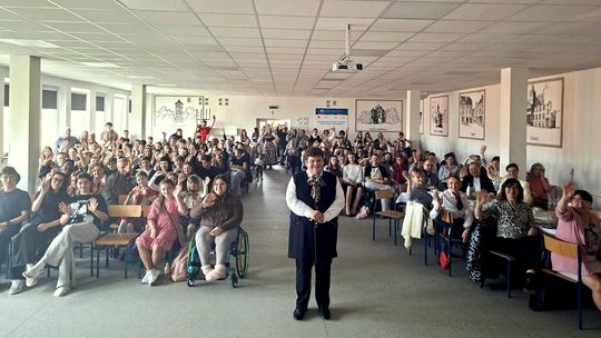 Pan Babcia na IX Powiatowym Konkursie Gwary Śląskiej „Godej po naszymu”. ZDJĘCIA