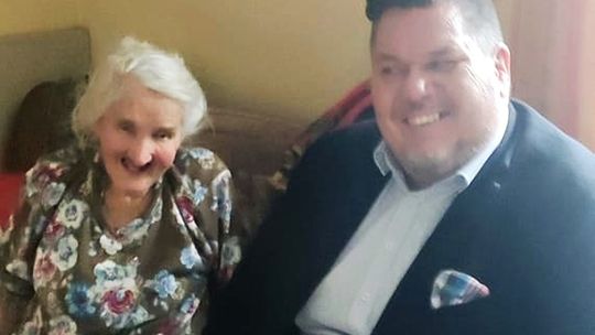 Pani Anna z Dębowej ma 99 lat. To najstarsza mieszkanka gminy Reńska Wieś