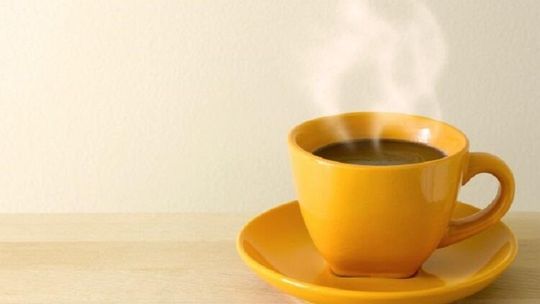 Picie kawy w trakcie karmienia piersią. Czy to dozwolone?