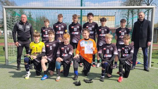 Piłkarze z PSP nr 19 w Kędzierzynie-Koźlu mistrzami powiatu!