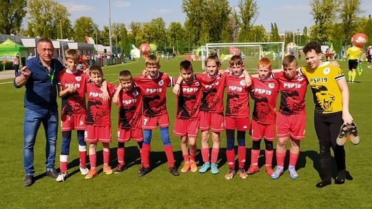 Piłkarze z PSP nr 19 w wielkim finale Turnieju o Puchar Tymbarku