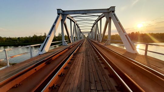 PKP przywróci część połączeń dalekobieżnych przez Kędzierzyn-Koźle