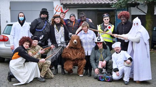 Po raz kolejny udowodnili, że zapustne zwyczaje mogą wciąż tętnić życiem. ZDJĘCIA