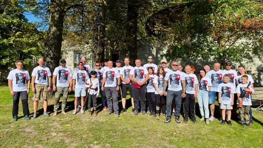 23 kilometry śladem powstańców. Patriotyczny Kędzierzyn-Koźle dotarł na Górę św. Anny. ZDJĘCIA