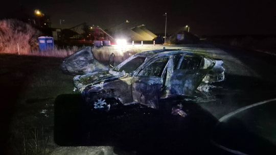 Policja potwierdza: 22-latek driftował BMW. Chwilę później auto stanęło w ogniu