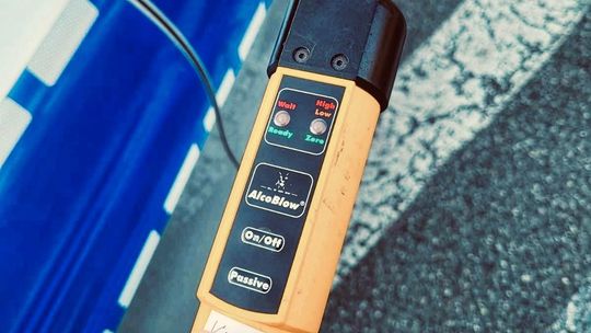 Policja skontrolowała prawie 500 kierowców. Niektórzy jechali na "podwójnym gazie"