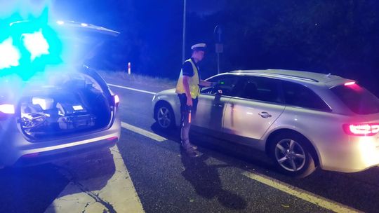 Policja zatrzymała kilku nietrzeźwych kierowców. Rekordzistka miała w organizmie ponad 2 promile!