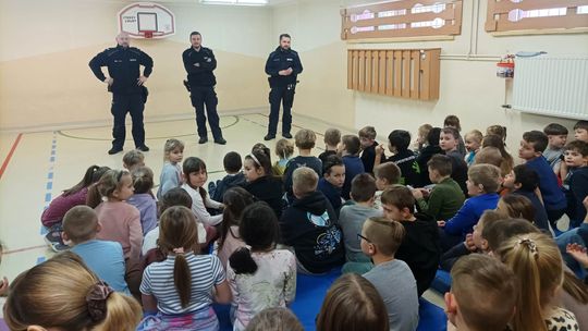 Policjanci odwiedzili Szkołę Podstawową nr 20 w Kędzierzynie-Koźlu