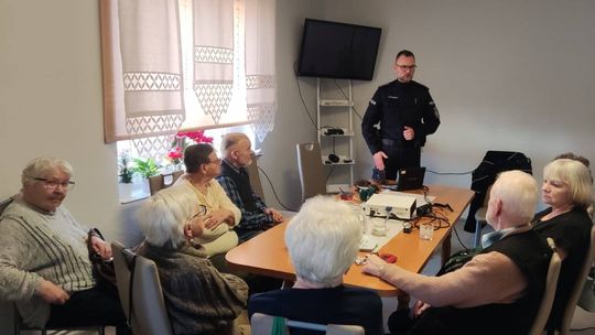 Policjanci spotykają się z seniorami w ramach programu „Opolski Bezpieczny Senior”