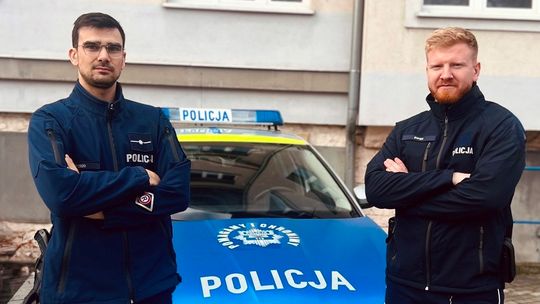 Policjanci uratowali kobietę przed zaczadzeniem