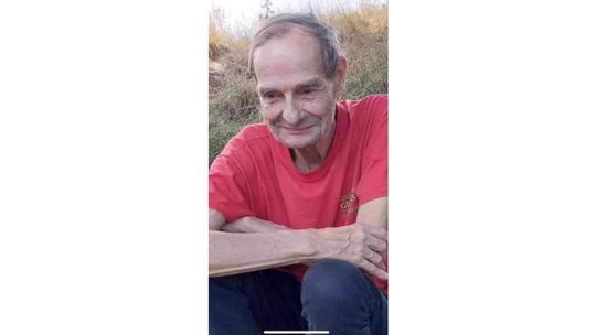 Policjanci wciąż poszukują zaginionego 77-letniego Piotra Nippe