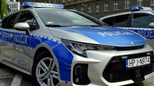 Policjanci z Kędzierzyna-Koźla mają nowy ekologiczny samochód. To Suzuki Swace. ZDJĘCIA