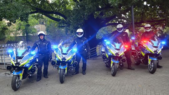 Policjanci z Kędzierzyna-Koźla otrzymali nowoczesne motocykle BMW R 1250 RT. ZDJĘCIA