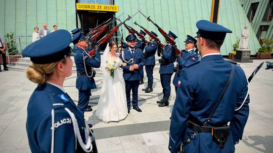 Policjant z Kędzierzyna-Koźla powiedział „tak”. Laura i Aleksander rozpoczęli wspólną drogę życia