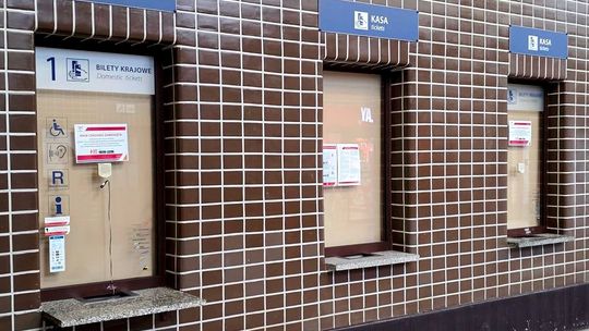 Już w lutym, a nie za trzy miesiące, wznowią sprzedaż biletów w nieczynnych kasach Już w lutym, a nie za trzy miesiące, wznowią sprzedaż biletów w nieczynnych kasach