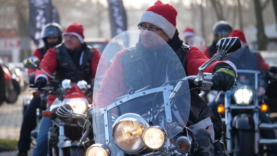 Pomocnicy Mikołaja na motocyklach rozwieźli 800 prezentów