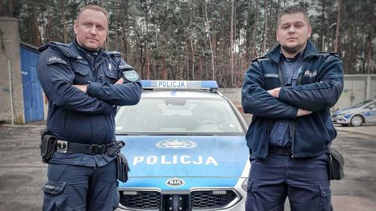 Pomogli odkopać niemal 20 samochodów uwięzionych w zaspach