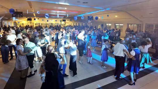 Ponad 600 osób bawiło się podczas dziesiątej edycji Oktoberfestu w Zakrzowie. ZDJĘCIA