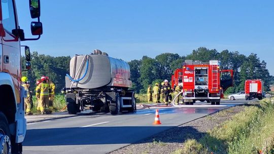 Poranny pożar samochodu ciężarowego przewożącego mleko