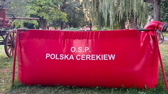 Potłuczone szkło po alkoholu trafiło do basenu strażaków. Druhowie apelują do mieszkańców