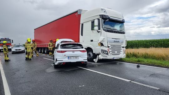 Poważny wypadek na drodze krajowej nr 45 w Zakrzowie