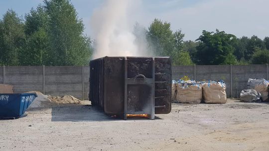 Pożar kontenera na terenie zakładu w Blachowni